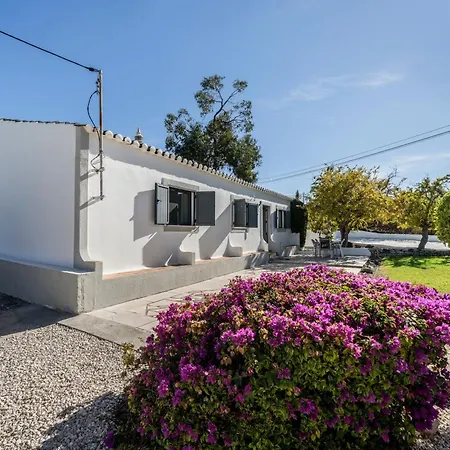 Caramujeira Country House, Marinha Holiday home